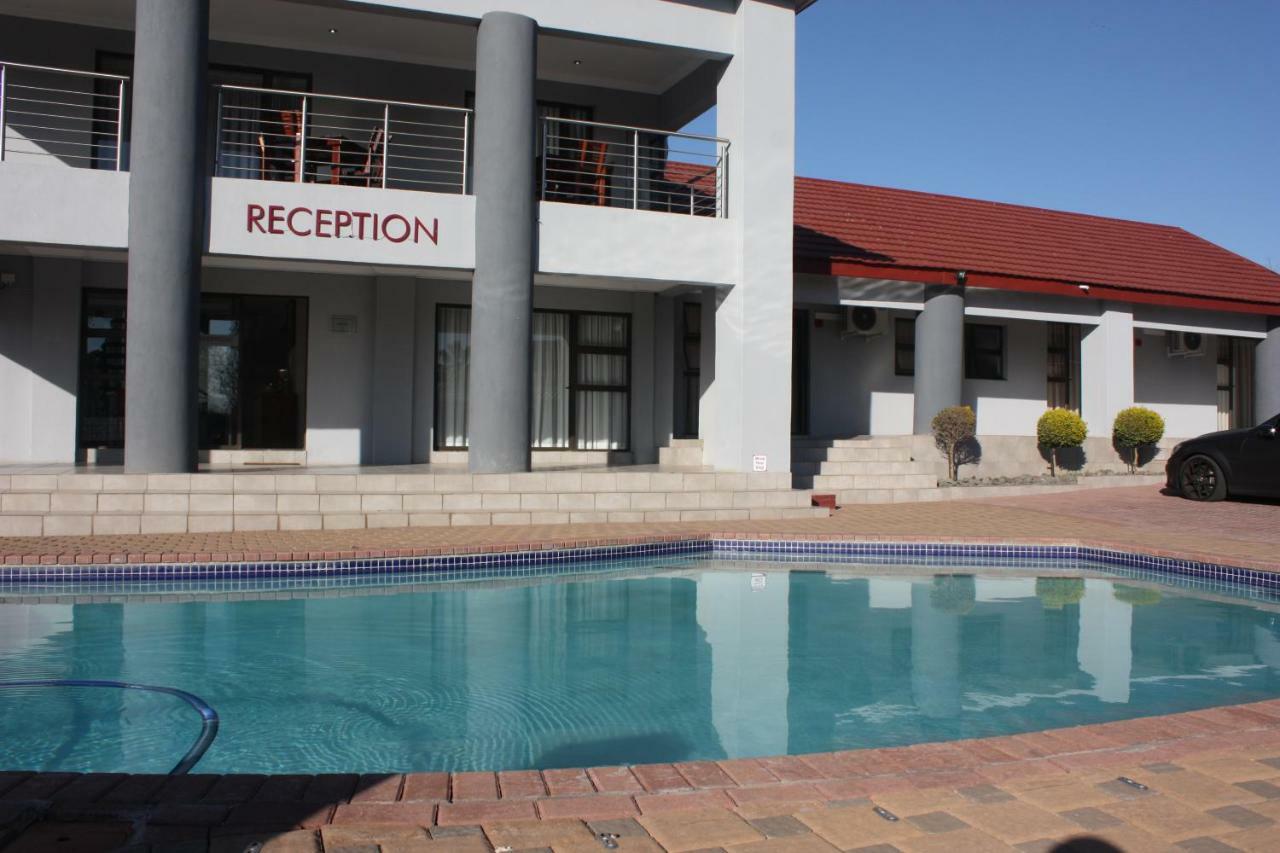 On Hill Lodge Bloemfontein Exteriör bild