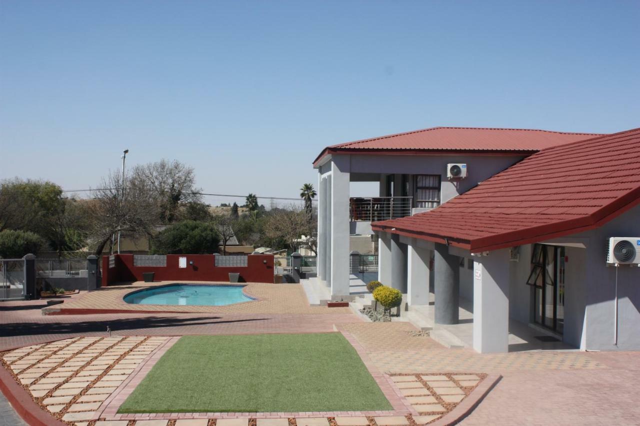 On Hill Lodge Bloemfontein Exteriör bild